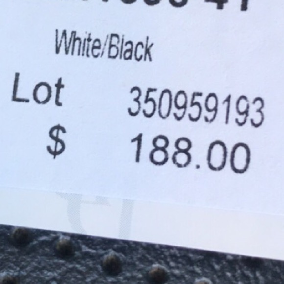 D&B Maxi Quilt Suki Crossbody - Picture 5 of 5